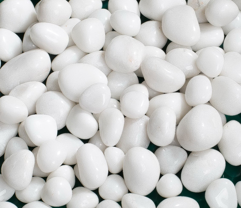 DECOR PEBBLES FSP004 Polished Asymmetrical Quartz Pebbles(White 1 kg)