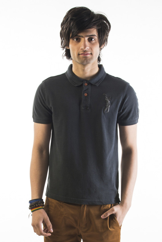 Srota Solid Men Polo Neck Black T-Shirt