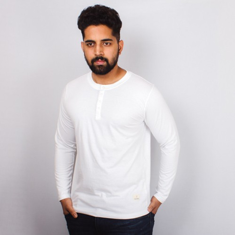 Arcanumz Solid Men Henley White T-Shirt