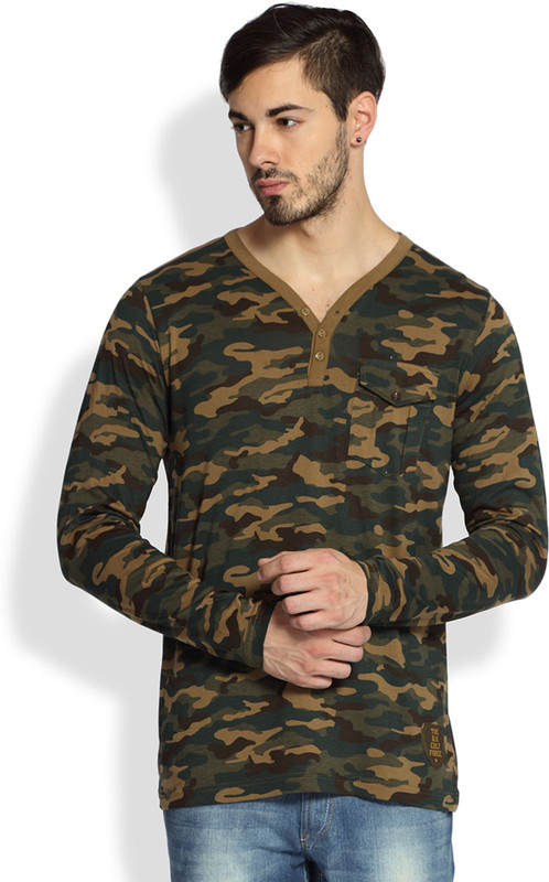 DIFFERENCE OF OPINION Military Camouflage Men V-Neck Green T-Shirt