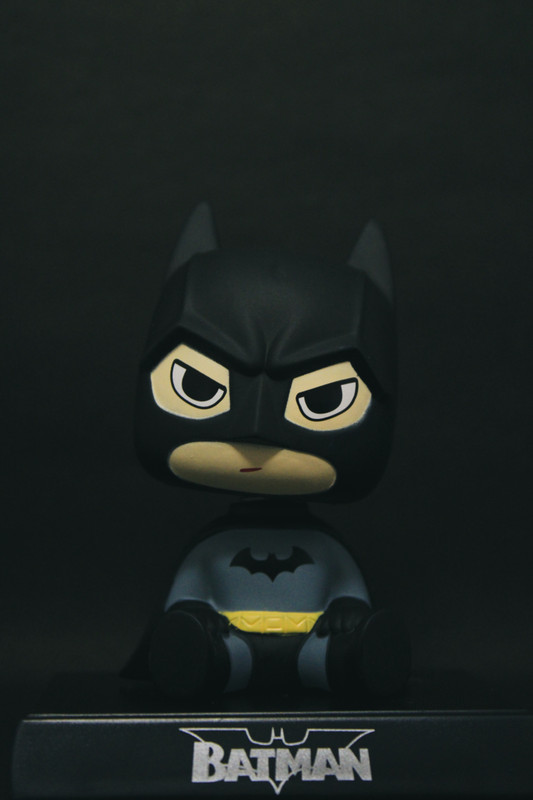 Wodec BATMAN LEGENDARY BOBBLEHEAD-CAR HEAD SHAKER WITH MOBILE HOLDER(Black)