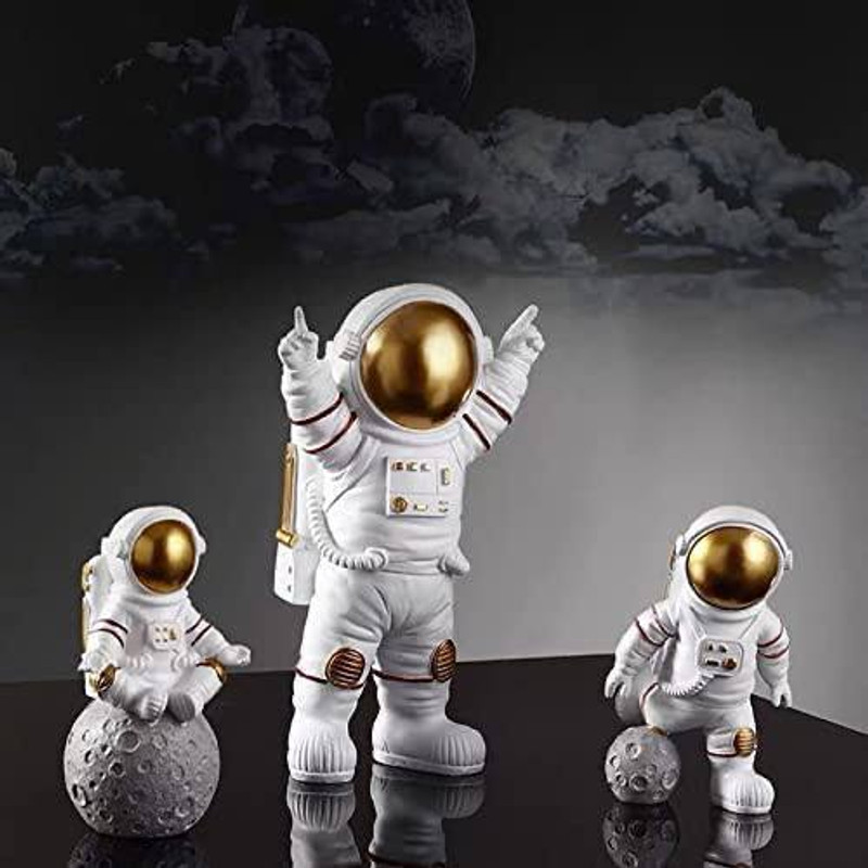 pravia 3Pcs Astronaut Figures Decor Set Resin Astronaut Spaceman Statue(Multicolor)
