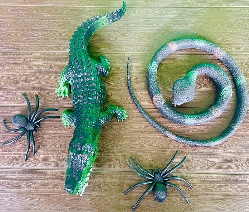 VEDY animals toys spider crocodile snake gang toys Gag Toy(Multicolor)