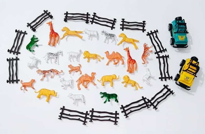 Reyanshratan 2 Safari Jeeps, 24 Wild Animals & 10 Fences(Multicolor)
