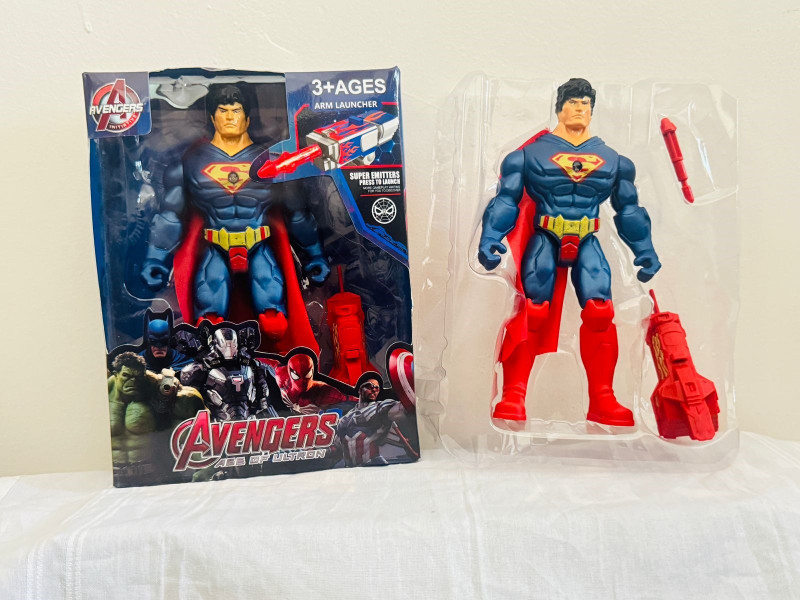 GKNEX Legendary Superhero Collectible(Multicolor)