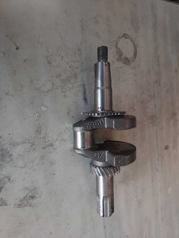 MITSUYAMA CRANK SHAFTT 177F Air Cylinder