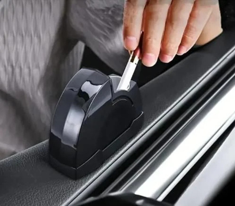 Elanta Windproof Car Ashtray – Portable Smoke Control Ash Tray with Lid Black Ceramic Ashtray(Pack of 1)