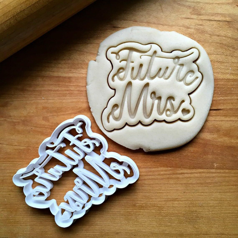 EROTNGO Future Mrs. Cookie Cutter | Wedding Engagement Biscuit Cutter for Baking Cookie Cutter