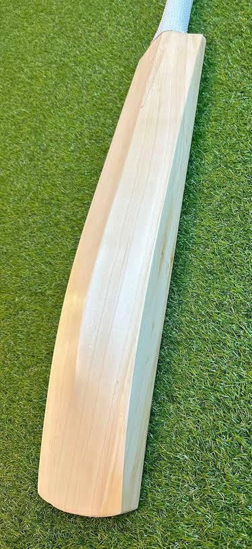 duro handcrafted KASHMIRI Willow Cricket Bat Kashmir Willow Cricket Bat For 15+ Yrs(1150-1250 g)