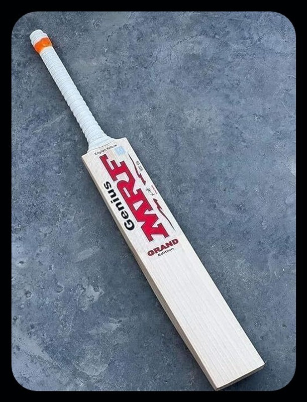 Traders mf e red_Genius Grand Edition leather ball bat english willow cricket bat-B English Willow Cricket Bat For 15+ Yrs(1 kg)