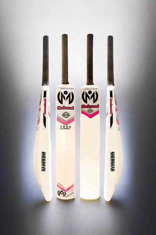 IPL LIVE MARKWOOD WHITE PVC GENIUS CRICKET BAT PVC/Plastic Cricket  Bat For 15+ Yrs(800-900 g)