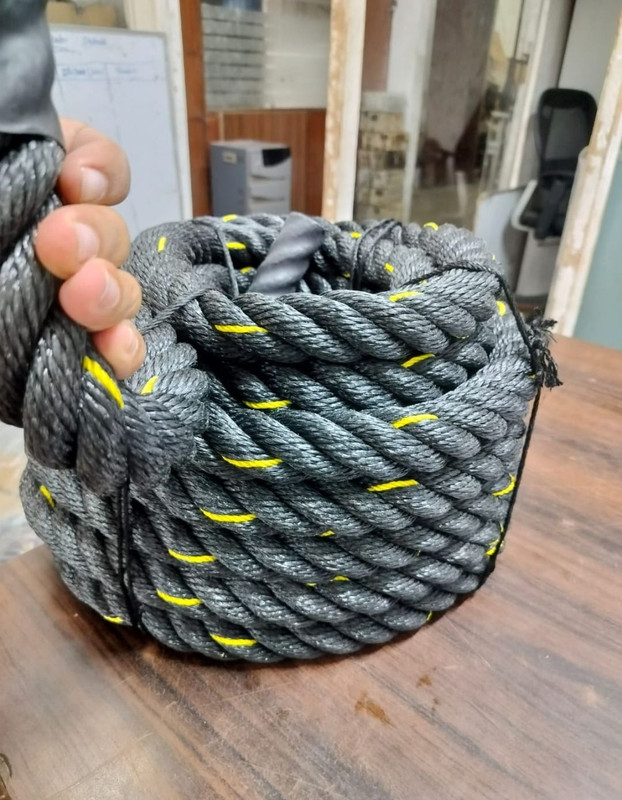 The ZEVEN Sports Gym rope 30 meter Battle Rope(Length: 30 ft, Weight: 6 kg, Thickness: 4 inch)