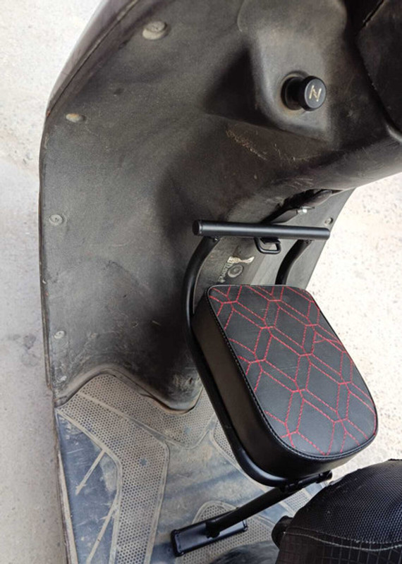 eXarioGadget INIVERSAL FOLDING BABY SEAT FOR SCOOTY Single Bike Seat Cover Single Bike Seat Cover For Universal For Bike Universal For Bike