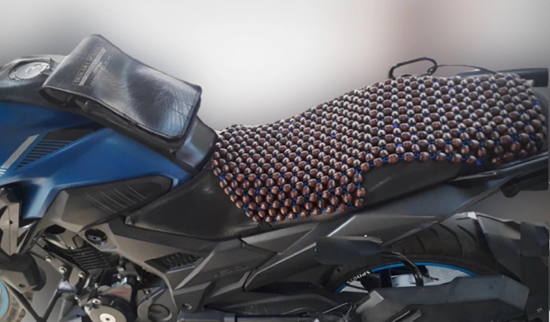 Q1 Beads Acupuncture Design Wooden Beads Bike seat Cover -Full seat Cushion/air Cushion/Gel/seat pad for Bike & Scooty - Pack of 1 (L-Universal fit, Coffee Color) Single Bike Seat Cover For Yamaha, Suzuki, Hero, TVS, Royal Enfield, Honda, Bajaj, Kinetic Avenger 160, Activa 6G, Pleasure, Access 125,