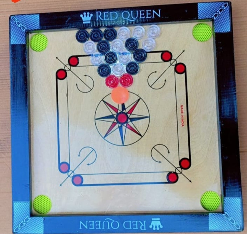 Red Queen Champ 4 cm Carrom Board(Multicolor)