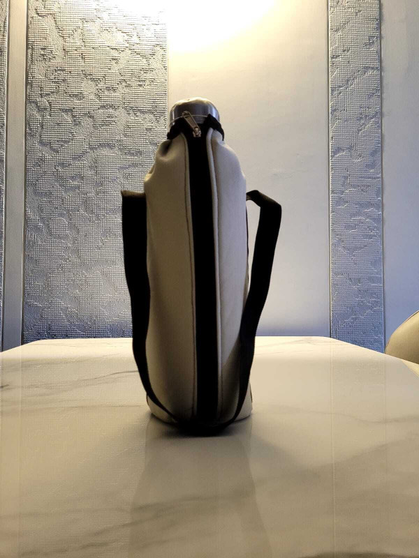 NEWSPARSH Hina Portable Water Bottle Cover With Shoulder Handle & Zipper Closure,2 Littre(As Show In Image)