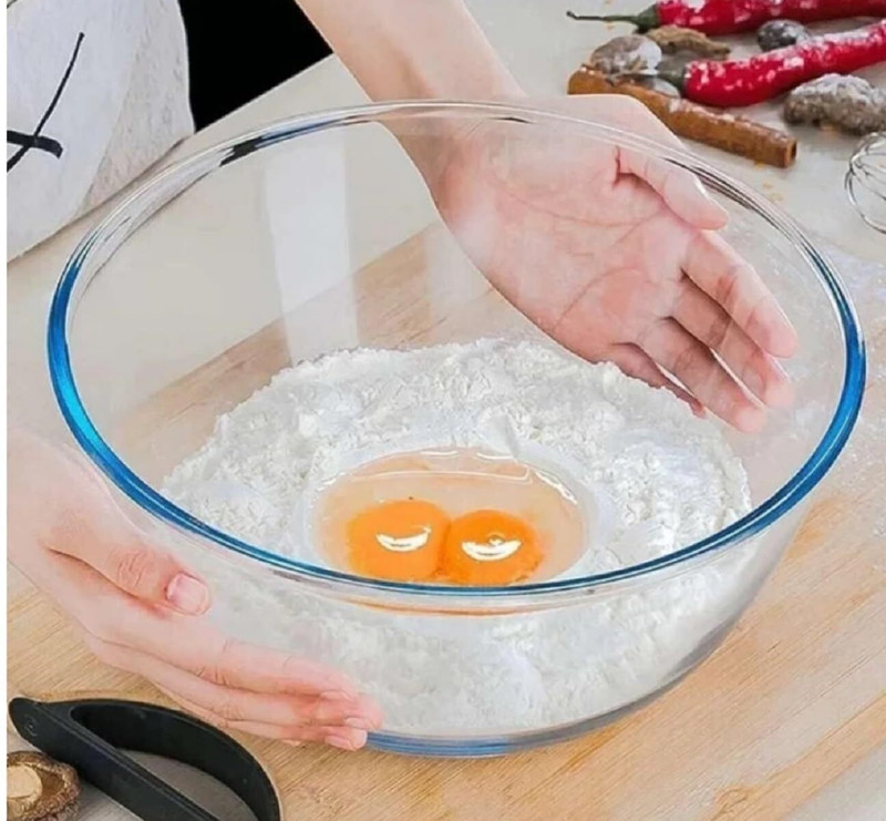 Signoraware Borosilicate Glass Mixing Bowl Microwave Safe Serving Container(Pack of 1, Clear)