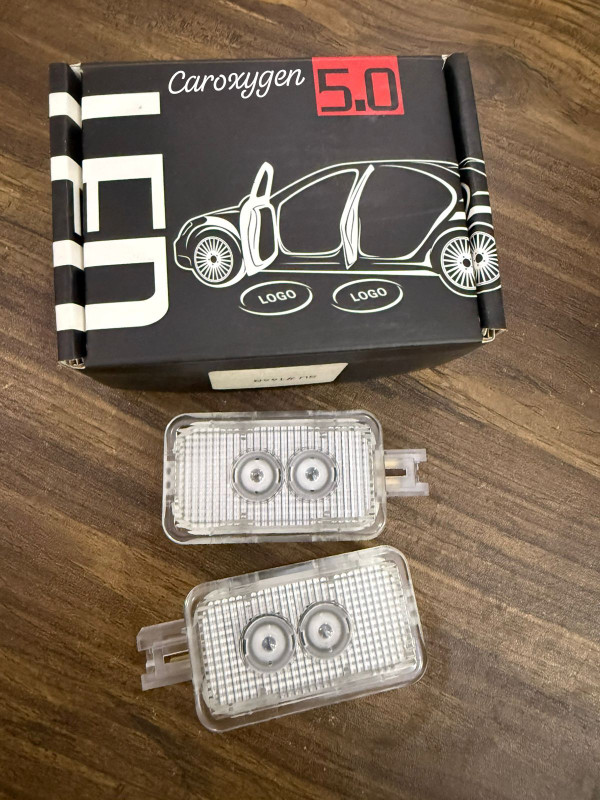 Ride2joy Welcome Logo Entry Plug and Play Ghost Shadow Projector Car Door Light for Suzki Car Flashlight Holder