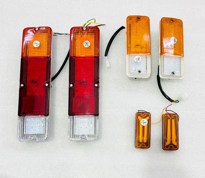 Auto MT Rear Brake Light Combo of Bumper Hockey Indicator Tail Light For Maruti Gypsy Car Flywheel