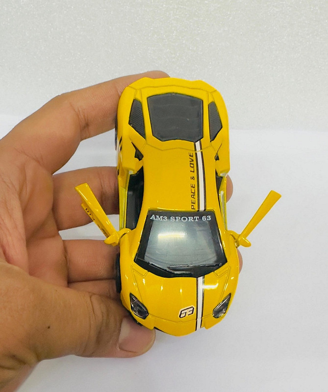 Auto MT YELLOW_Dashboard_Drifting Car Spinning Alloy Dynamic Mini Adhesive Ornament Car Flywheel