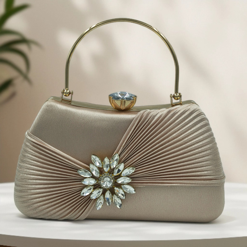 LA BELGIUM Party Beige Clutch
