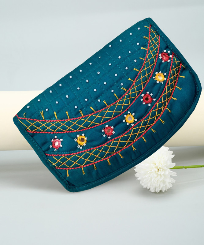 Belladona Party Green Clutch