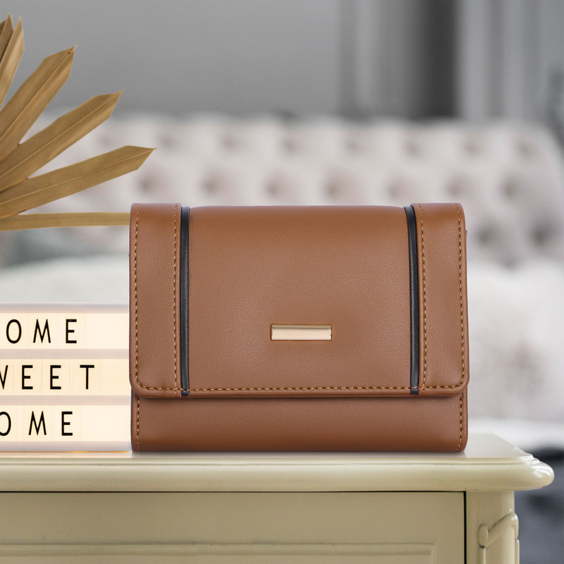 DESENT Casual, Formal, Party, Sports Brown  Clutch