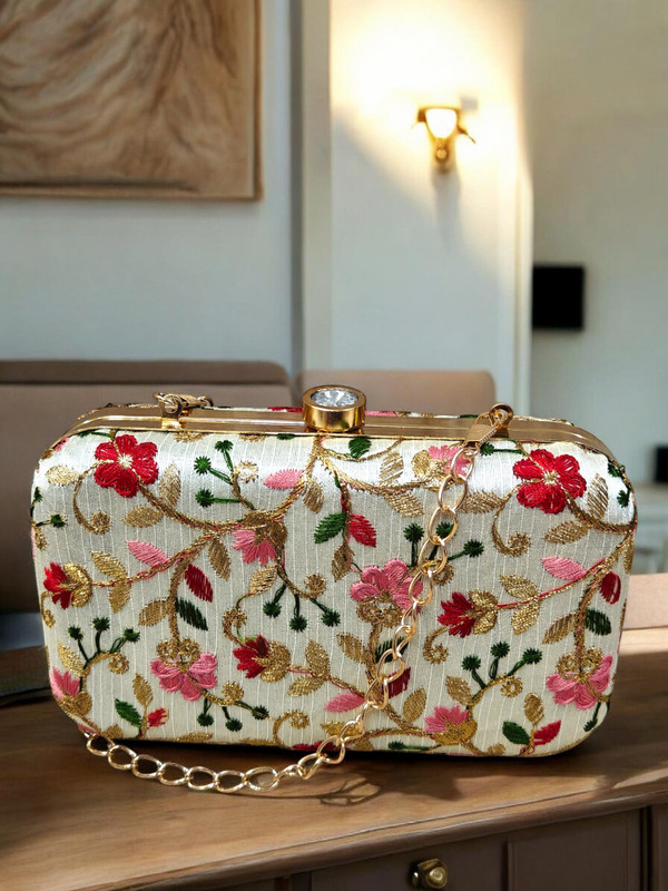 LADY FLORA Party Maroon Clutch