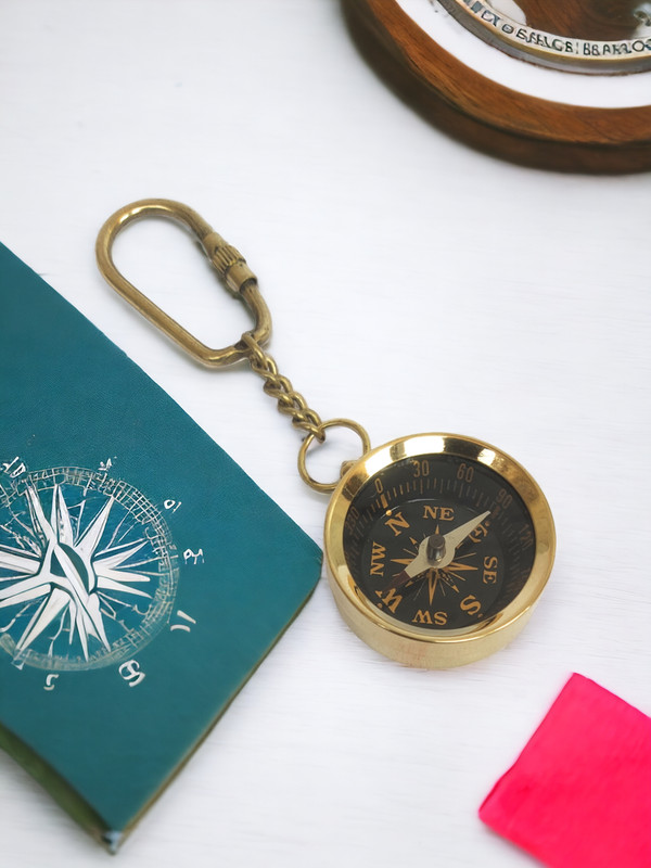 amishi blissful decor compas Locking ,Keychain (Gold)Keyring for Car, Bike, and Home Keys Compass(Gold)