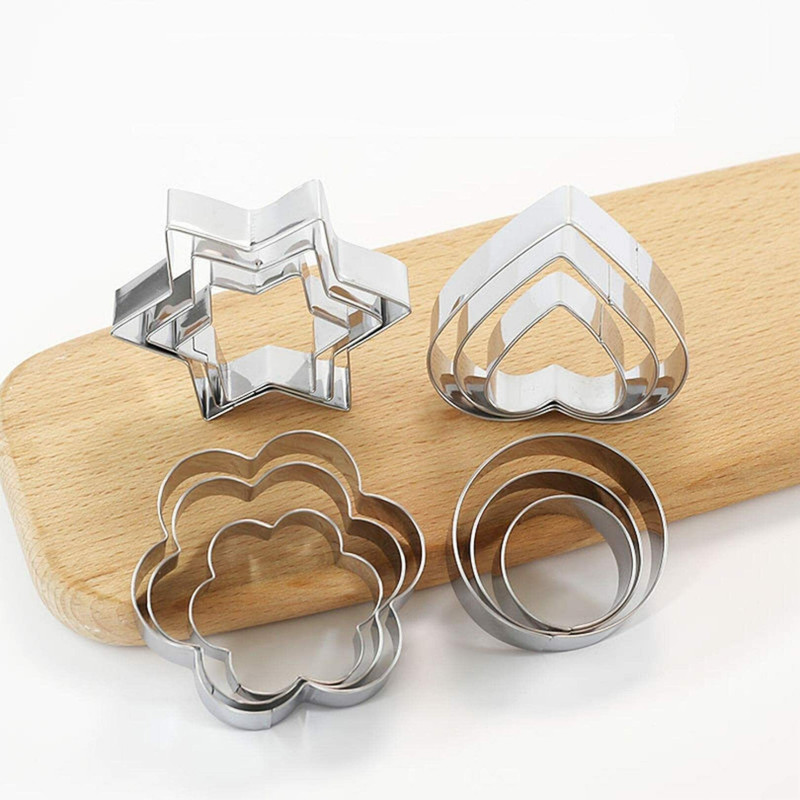 SYGA 12 Pieces Cookie Cutter Stainless Steel Cookie Cutter With 4 Shape Cookie & Biscuit Press Pump(Manual)