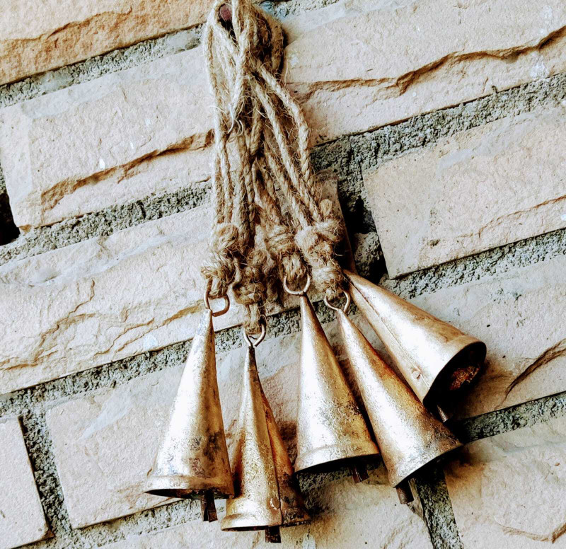 KHUSUBHDECOR KD3756 iron bell with rustic roop room decor cow bell Christmas bell Handheld Cowbell(Iron)