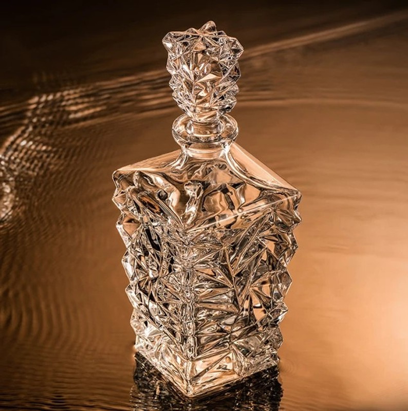 Mirakii Decanter(Glass, 33 oz)