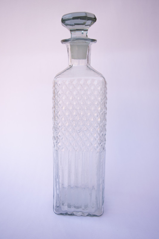 Kurio Decanter with handcut glass stopper Decanter(Glass, 35 oz)