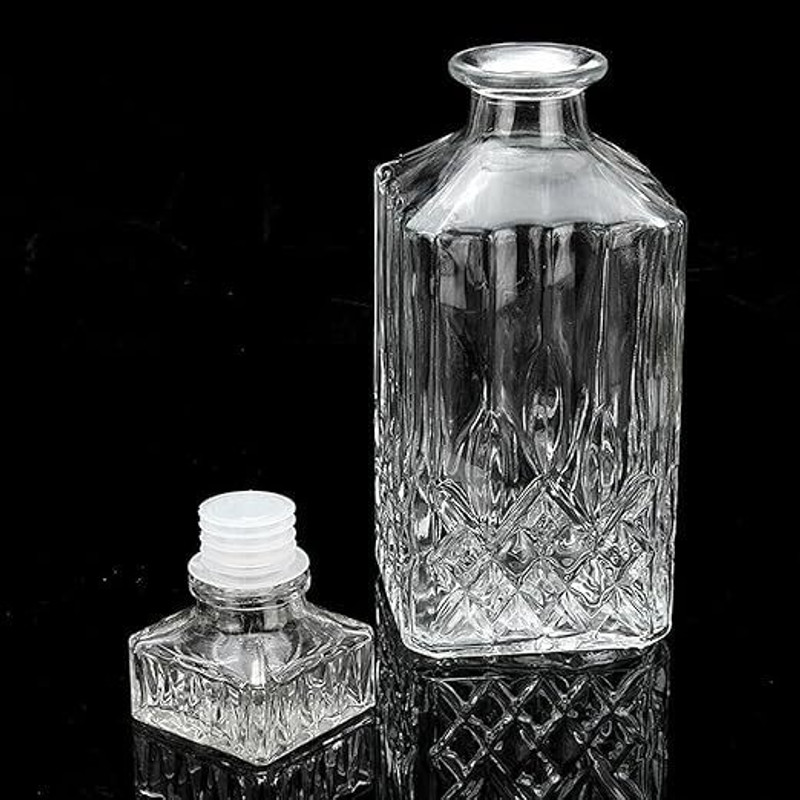 DAINERY European Style Square Glass Decanter for Liquor,Whiskey Decanter for Scotch Whisky, Wine, Vodka, Liquer, Scotch Decanter(Glass, 1000 oz)