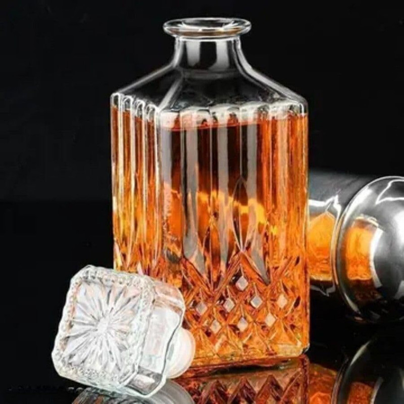 Ornika Unique Diamond Design European Glass Whiskey Decanter 1 l Square Liquor Decanter Men Decanter(Glass, 1.5 oz)