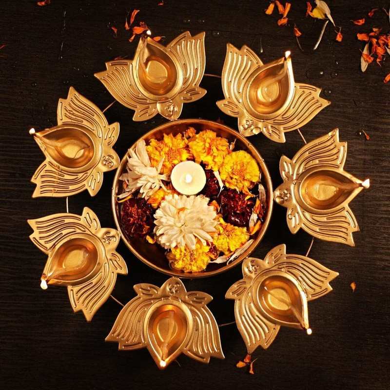 IMRAB CREATIONS Decorative Metal Urli Bowl for Floating Flowers with Diya Border (Dia - 10 Inch) Iron Table Diya Set(Height: 2.5 inch)