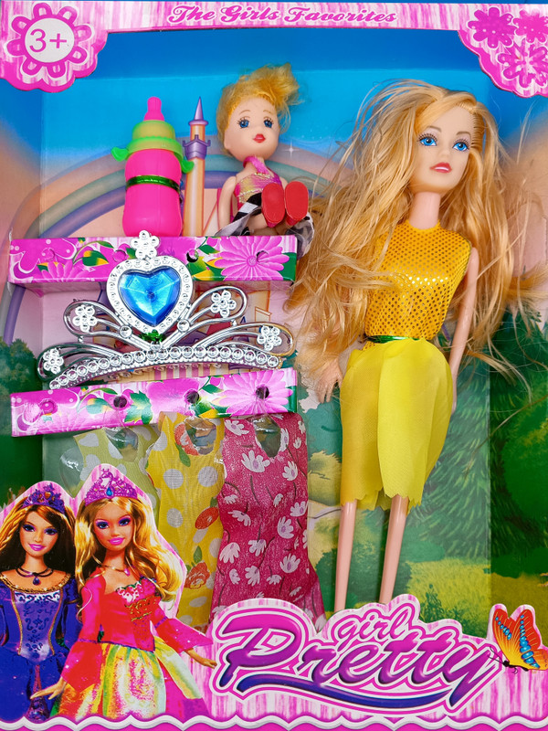 CTC CREATION Pretty doll dressed up with all her accessories(Multicolor)