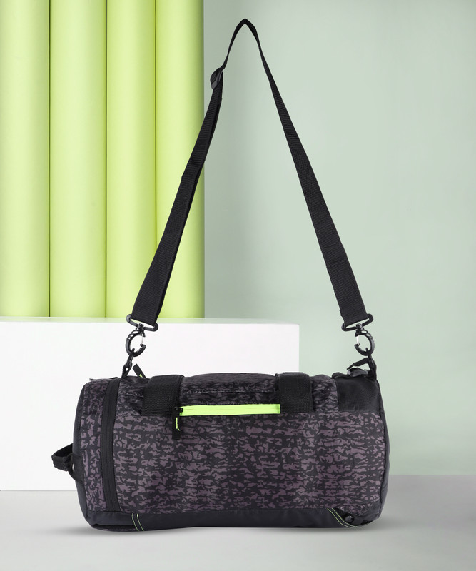 Gear CAMO MAXIS Gym Duffel Bag