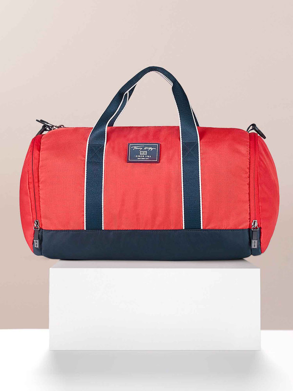 TOMMY HILFIGER 9 inch/25 cm SITKIN Gym Duffel Bag