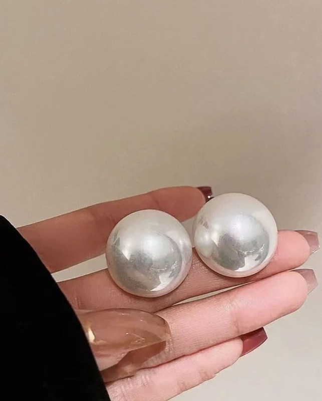 Tanaira 20 Mm Artificial Beads Circular Studs Alloy Stud Earring