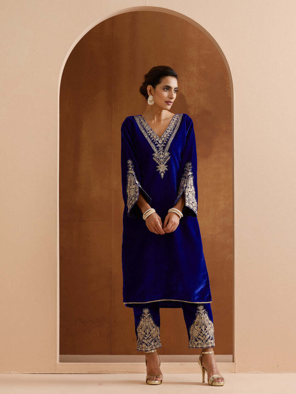 Ishin Women Kurta Pant Set