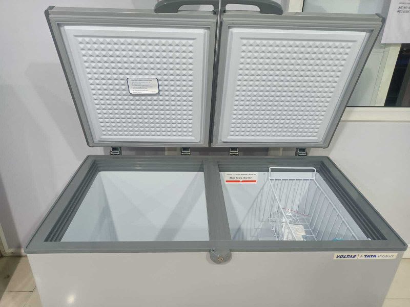 Voltas 320 L Double Door Standard Deep Freezer(White, Grey, CF320DDHT, White, 300 Liter , DD, Standard Deep Freezer, 4 Star)