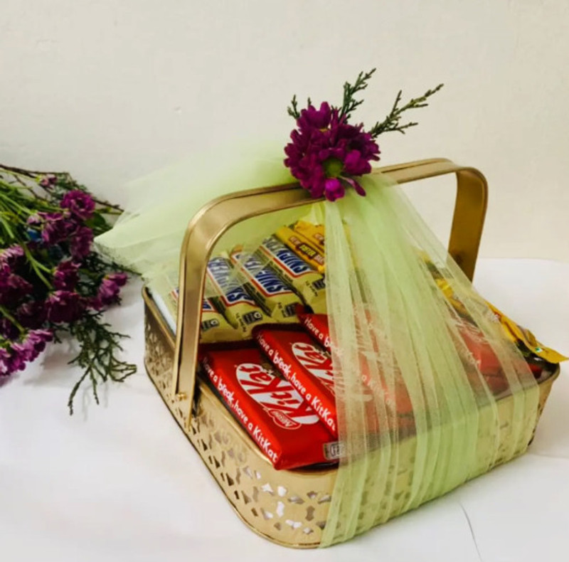 ARxyz Premium gold-finish metal basket with cutwork design Iron Fruit & Vegetable Basket(Gold)