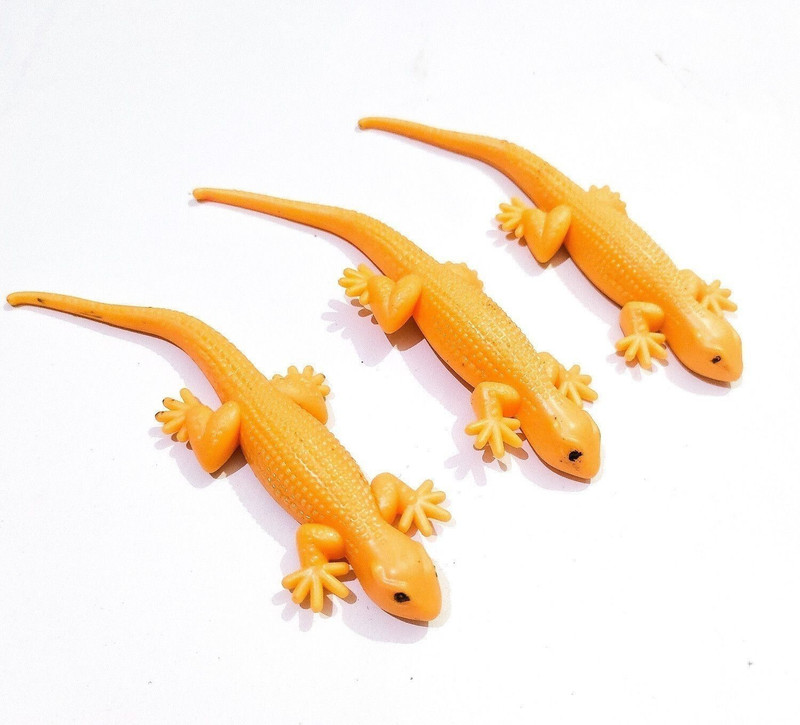 BBS DEAL Fake Lizard House Gecko Rubber Practical Jokes & Prank Trick Toys Insects Toy For Make Fool and fun gag toy Gag Toy(Multicolor)