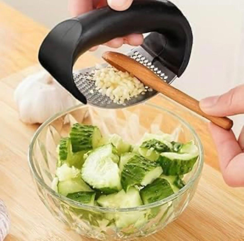 SHRI KRISHNA TRADERS Hand Press Garlic Crusher Garlic Press(Black)