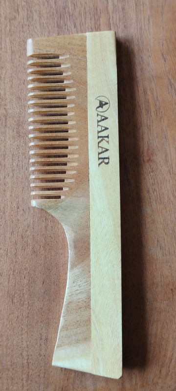 AAKAR Handle Comb