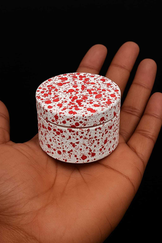 Turtulsgroup Mini Storage Crusher Box – Easy to Use Grinding Container (Travel Friendly) Hand Muller Grinder