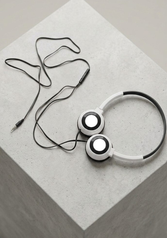 VELTEM HEADPHONE Wired(Black, On the Ear)