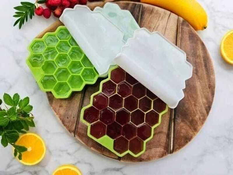 Zupaya Silicone Ice Cube Tray with lid (Pack of 2) with Extra 1 Garbage Bag Included Green Silicone Ice Ball Tray(Pack of2)