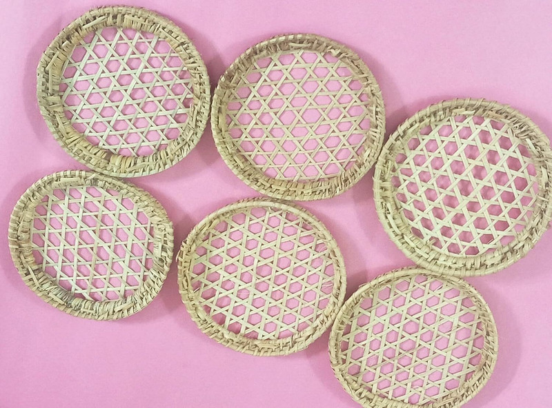 SRian 7 pcs of Natural Palm Leaf Idiyappam Plates / String Hopper Plate Standard Idli Maker(7 Plates , 7 Idlis )